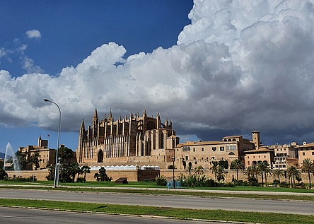 Kathedrale_Wolken_Hauptstrasse