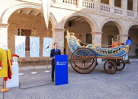 Beata_Catalina_Umzug_Palma_ajuntament