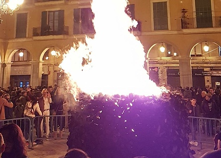 erste_grillfeuer_zu_sant_sebastia_in_palma