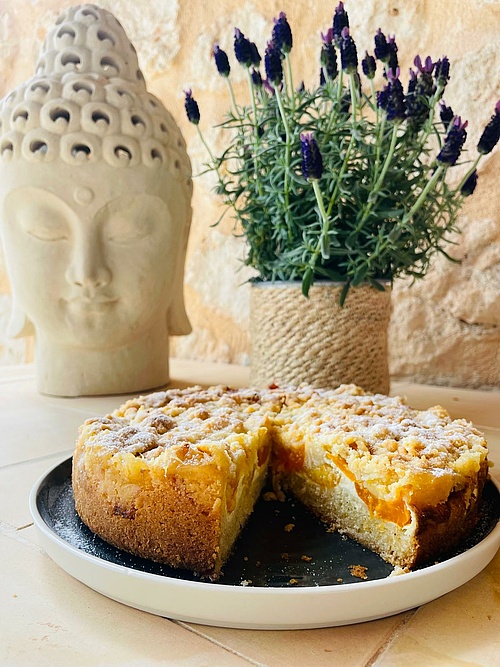 Frau Mayers Rezept vom 30.6. Aprikosenkuchen mit Schmandcreme
