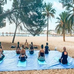 Yoga_am_Strand_Facebook