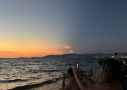 Sonnenfinsternis_Strand_Mallorca_intern_Till