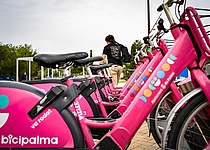 BiciPalmaPinkeFahrraederGeparkt_BiciPalma_Facebook