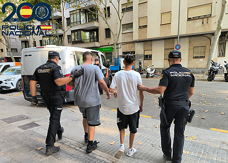 Festnahme_nach_Autodiebstaehlen_Policia_Nacional