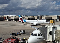 Flughafen_Palma_Flugzeug_Eurowings_intern_Dominik