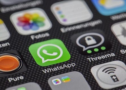 WhatsApp_Smartphone_Display_anruf_anwendungen_bildschirm_Pexels