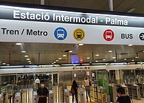 Station_Schriftzug_Estacio_Intermodal_Drehkreuze_2