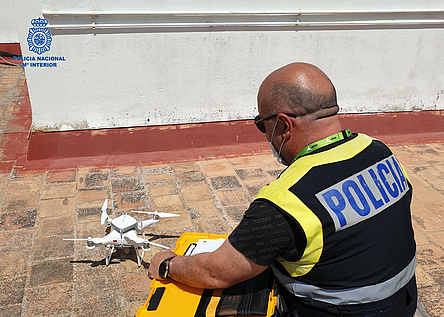 Drohne_Polizei_Polizist_Nationalpolizei