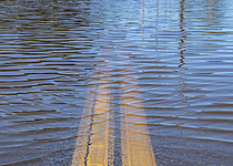 Regen_Wasser_Strasse_nass_caib