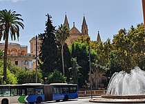 Springbrunnen_Palast_Bus_Apotheke_Zentrum