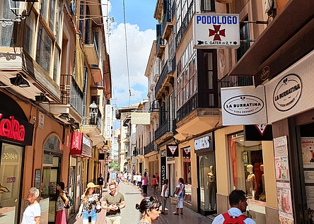 Innenstadt_Fussgaenger_Shopping_Maske