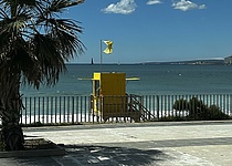 Foto_von_Lena___Stadtstrand_Can_Pere_Antoni_gelbe_Flagge_Rettungsschwimmer_Strand_Palma
