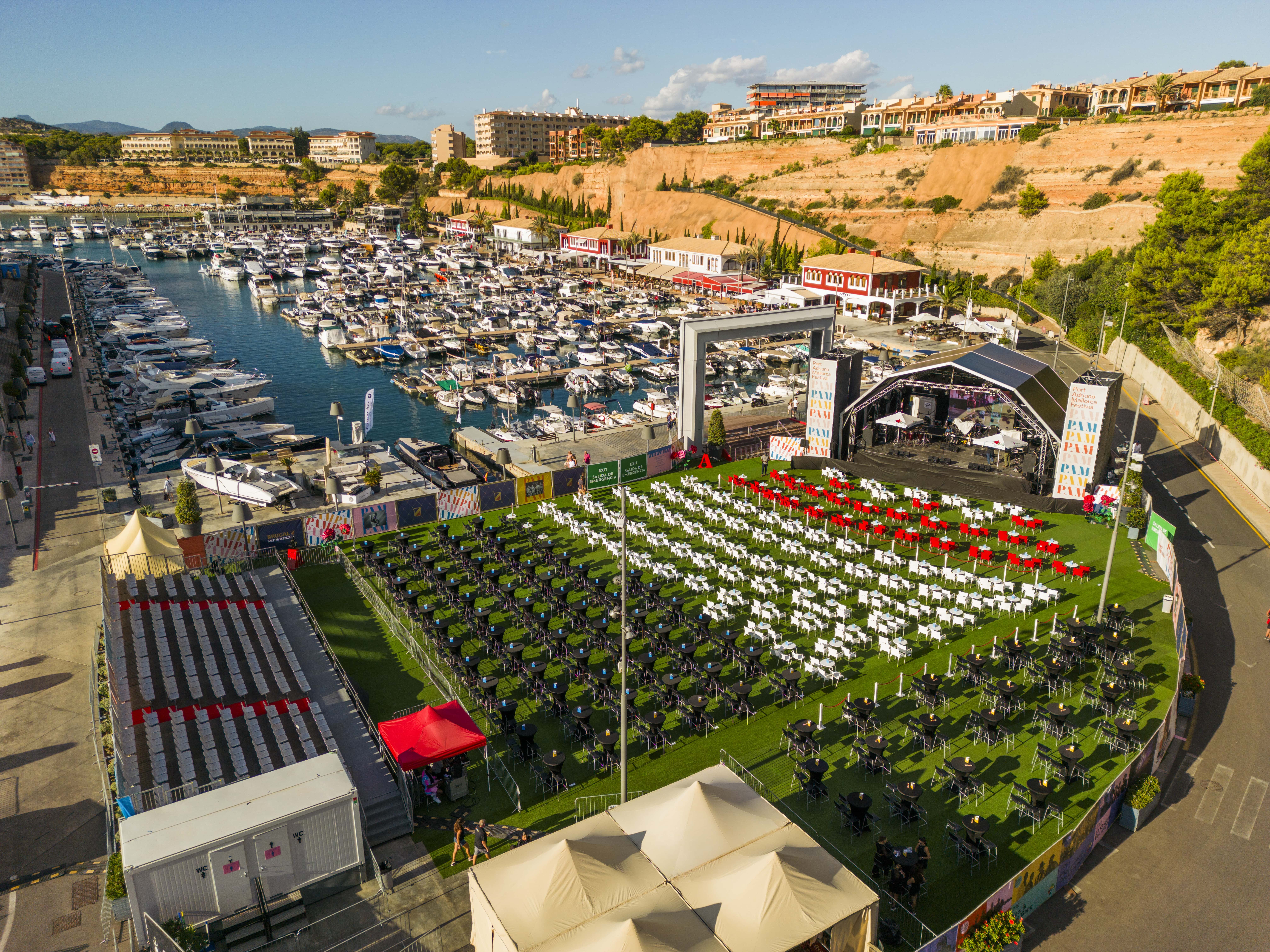 Port_Adriano_Music_Festival_Buehne_Port_Adriano_Music_Festival_min