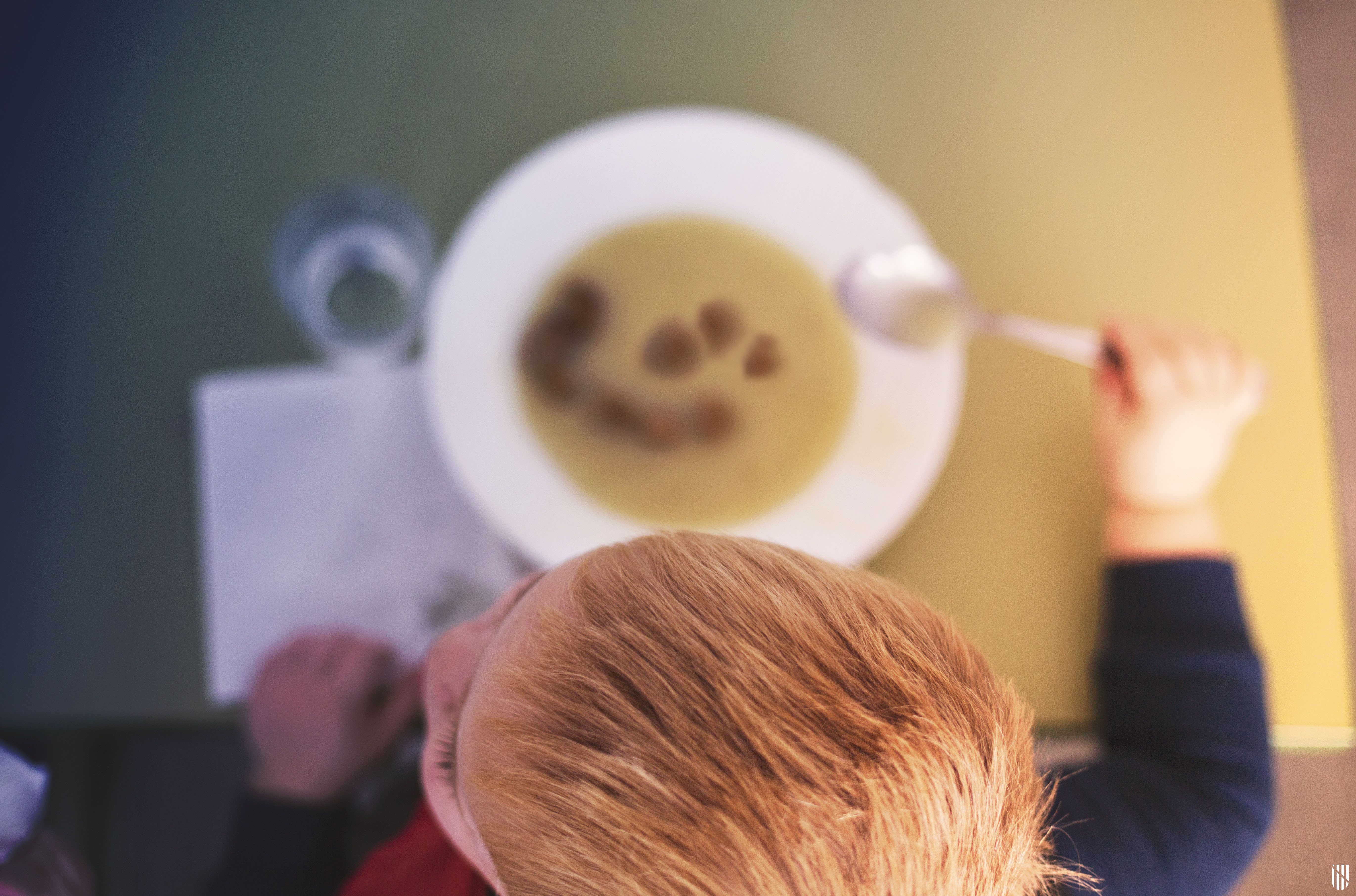 Schule_Essen_Kind_caib