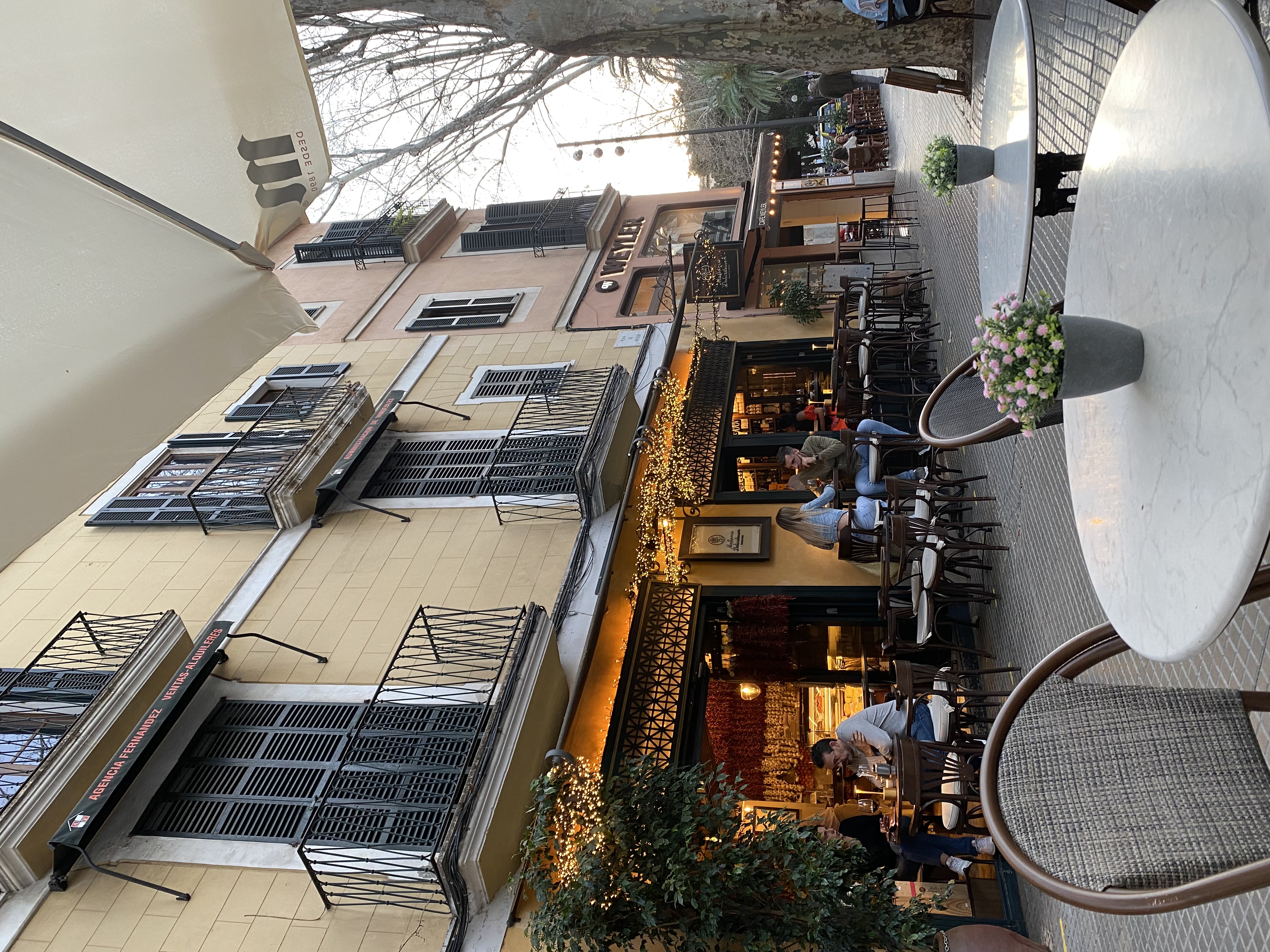 cafe_restaurant_terrasse_palma_weyler_hochkan_intern